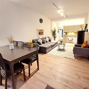 Spacious Flat Next To Goldbekkanal In Winterhude Hamburg